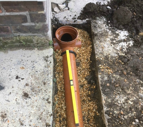 Drainage gully